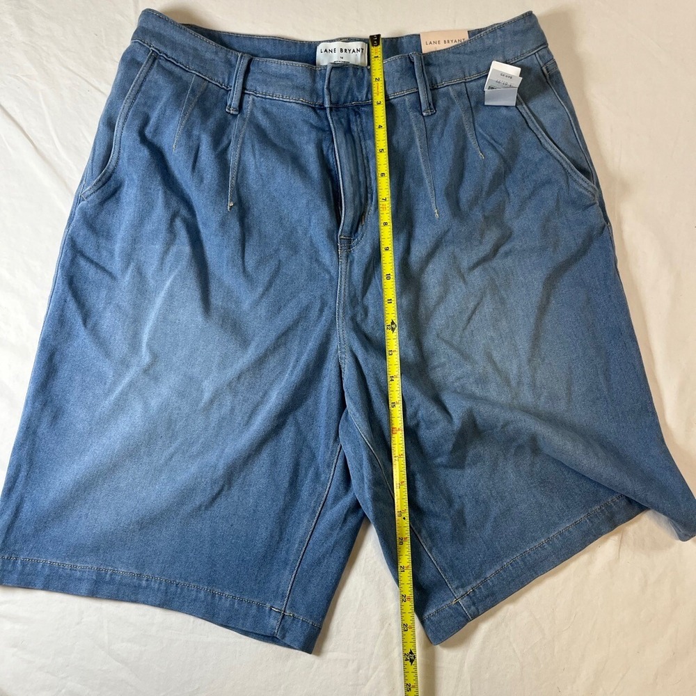 NWT Lane Bryant Blue Denim Belt Loops Button Closure Pleated Front Relaxed Bermu - Picture 4 of 6